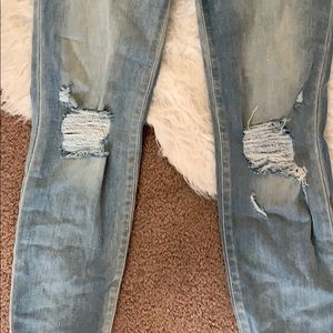 Rewash Jeans - Pantalon moderno en buenas condiciones Rewash Jeans - Pantalon moderno en buenas condiciones